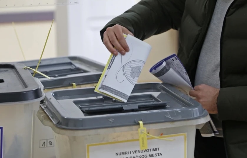 Kosova votoi: 21 komuna me fitues, 17 beteja kthehen në balotazh